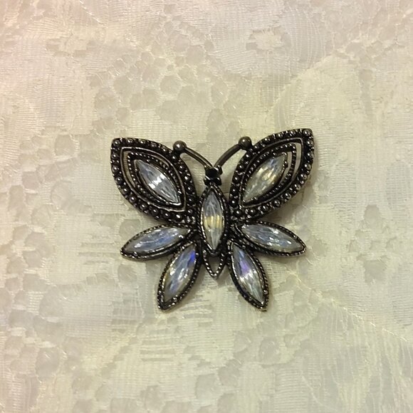 Vintage White Clear Rhinestone Oxidize Silver Tone Brooch VTG Jewelry Pin - Picture 2 of 9